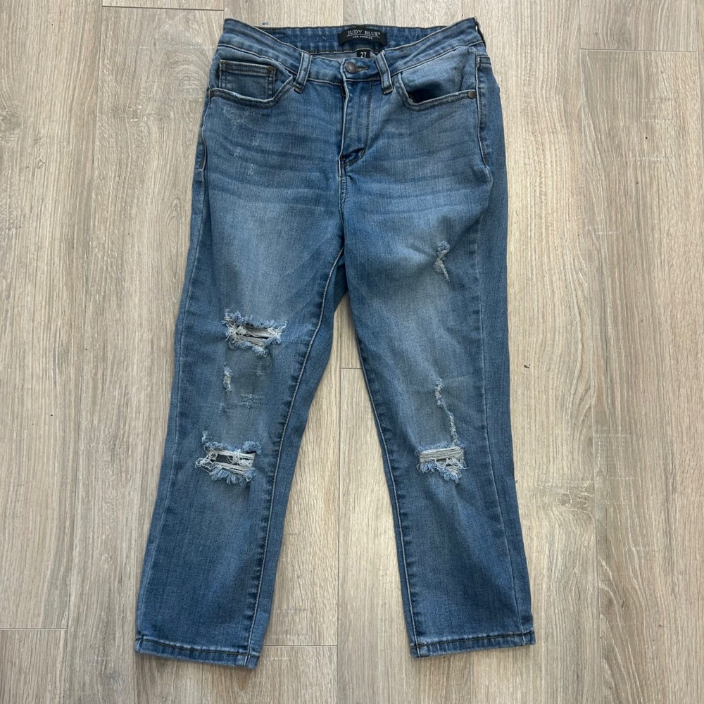 Judy Blue Women's Distressed Denim Capri Jeans Light Wash Size‎ 27 midrise pant